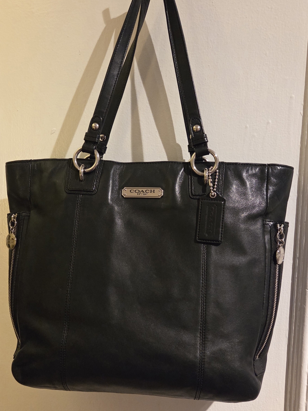 COACH Black Leather Tote Bag - Classic Women's Shoulder Bag